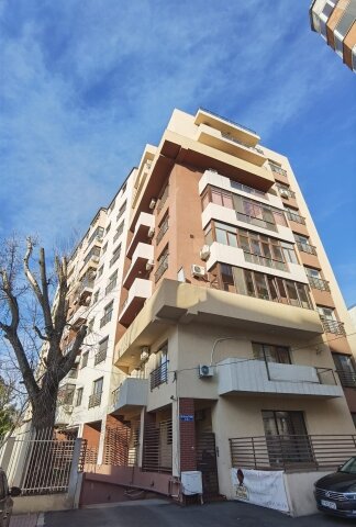 Nerva Traian, Apartament 3 camere, decomandat, 70mp,